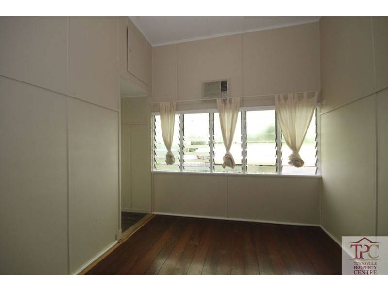 6 Simonsen Court, Kelso QLD 4815