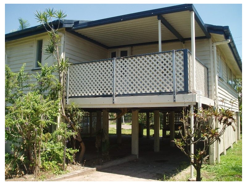 19 Sturges Street, Hermit Park QLD 4812