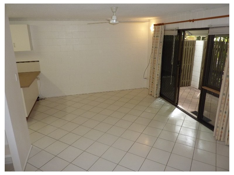 4/30  Princes Road, Townsville QLD 4810