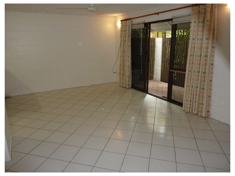 4/30  Princes Road, Townsville QLD 4810