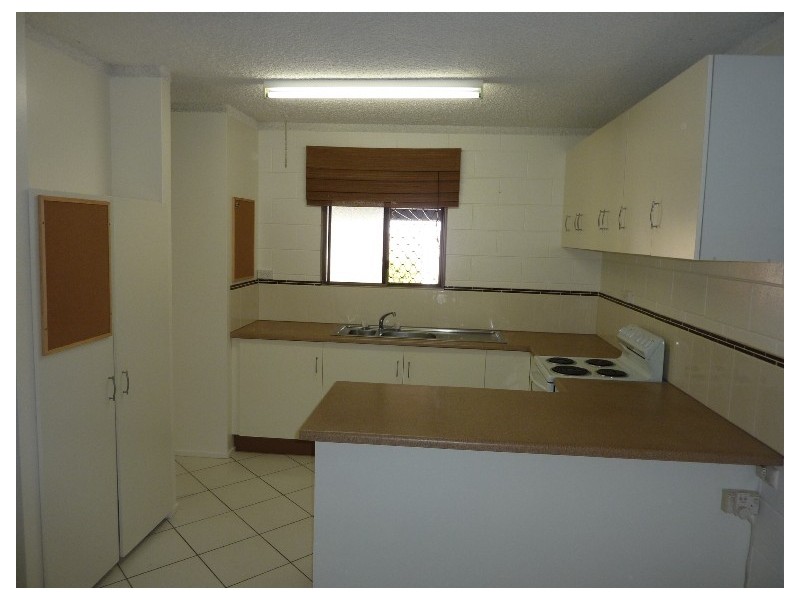 4/30  Princes Road, Townsville QLD 4810