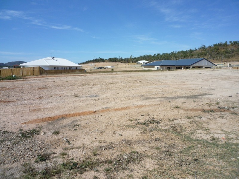 65 Hillock Crescent, Bushland Beach QLD 4818