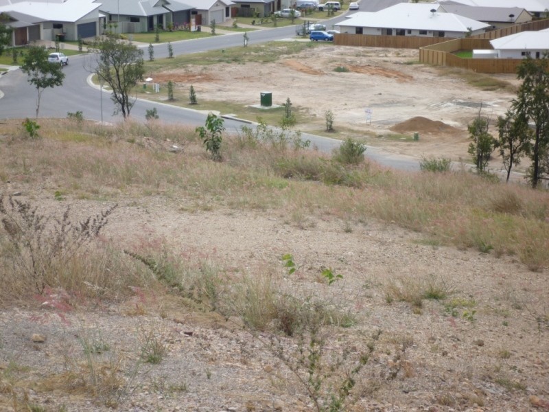 39 Hillock Crescent, Bushland Beach QLD 4818