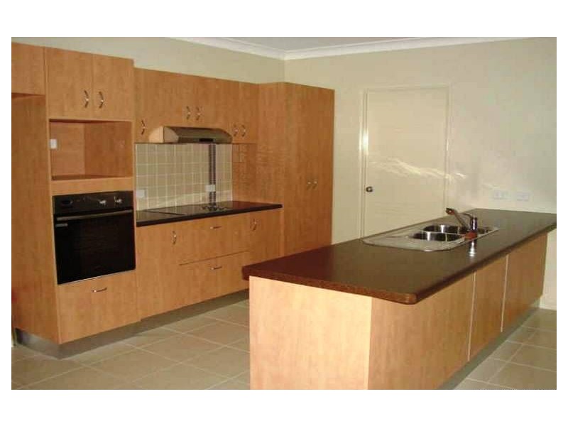 11 Bronte Court, Bushland Beach QLD 4818