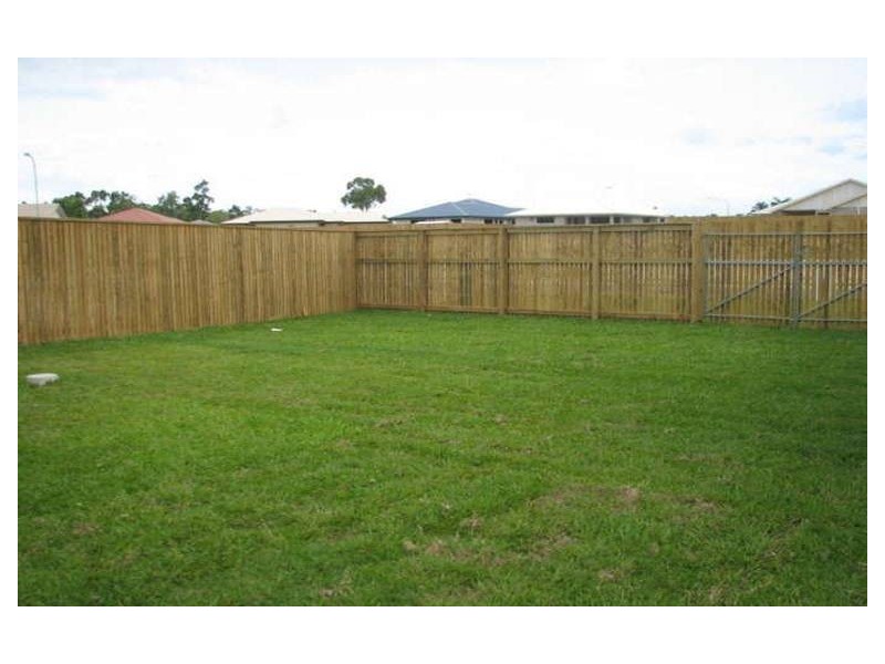 11 Bronte Court, Bushland Beach QLD 4818