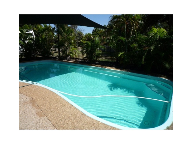 101 Marina Drive, Bushland Beach QLD 4818