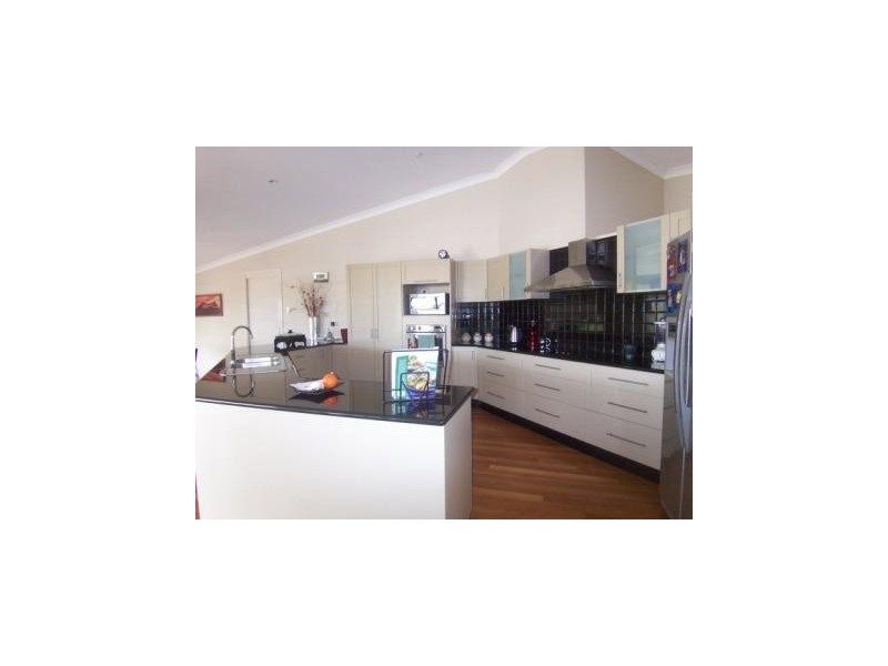 70 Melrose Cres, Kelso QLD 4815