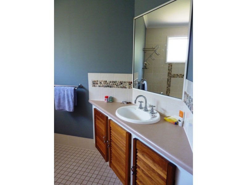 17 Batten Road, Mount Low QLD 4818