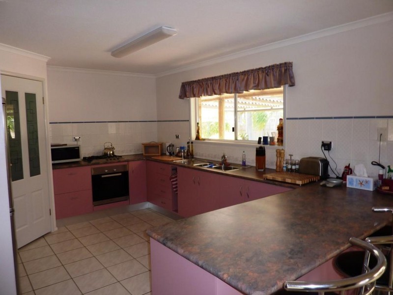 17 Batten Road, Mount Low QLD 4818