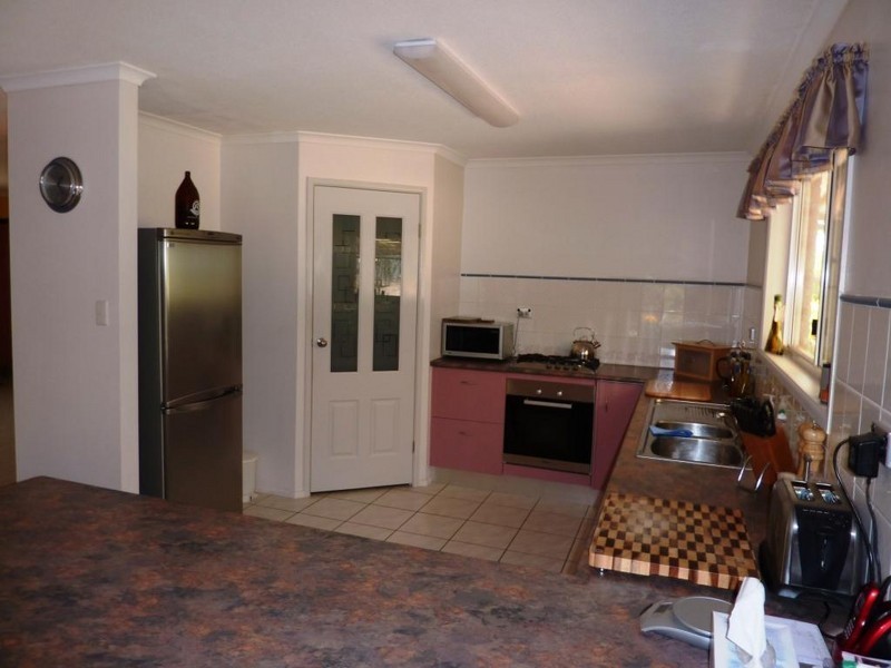 17 Batten Road, Mount Low QLD 4818