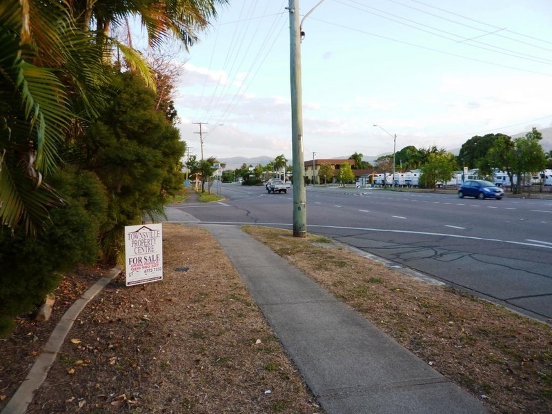 1/54 Bowen Road, Rosslea QLD 4812