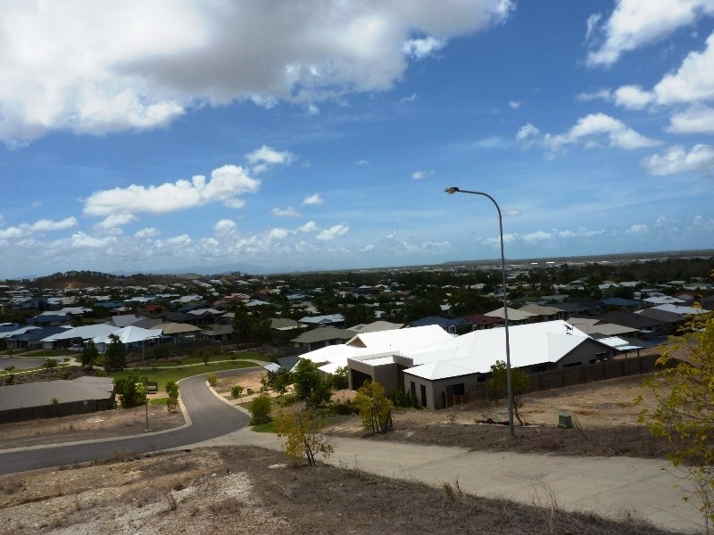 60 St Albans Road, Mount Louisa QLD 4814