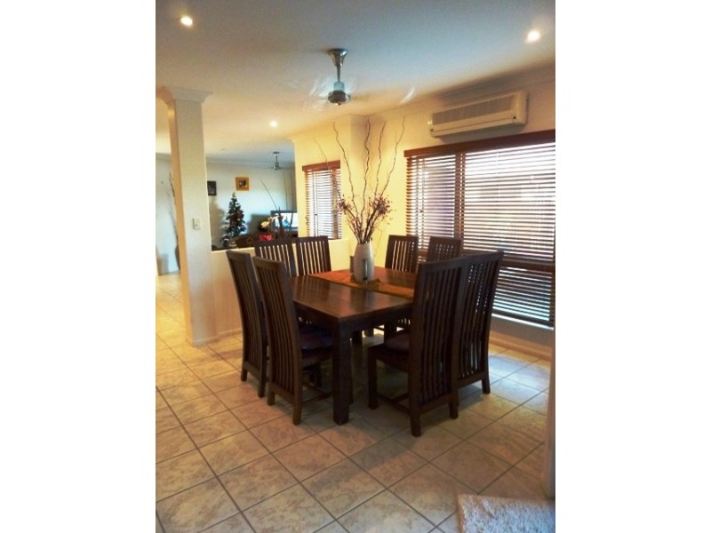 11 Fortunia Lane, Kirwan QLD 4817