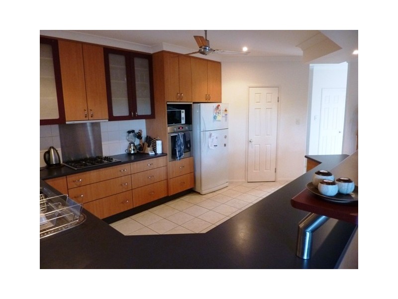 11 Fortunia Lane, Kirwan QLD 4817