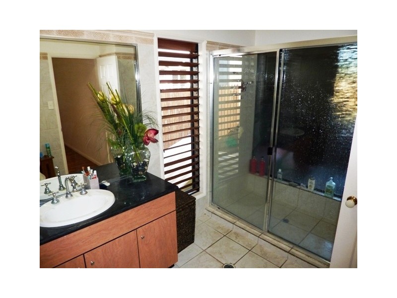 11 Fortunia Lane, Kirwan QLD 4817