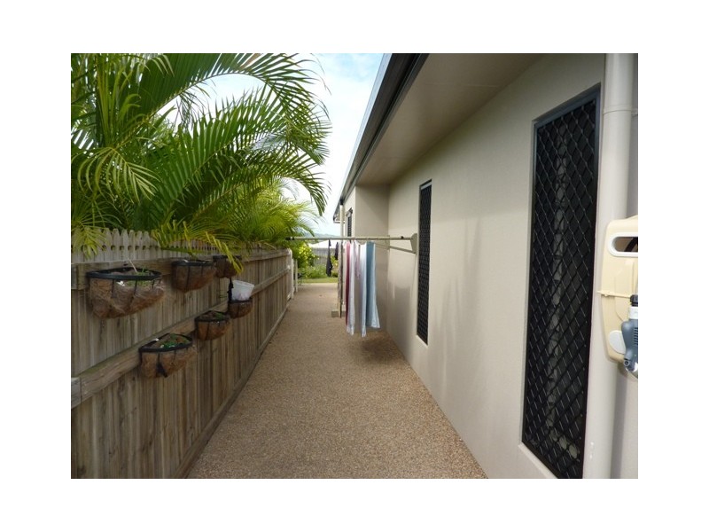 12 San Antonio Court, Mount Louisa QLD 4814