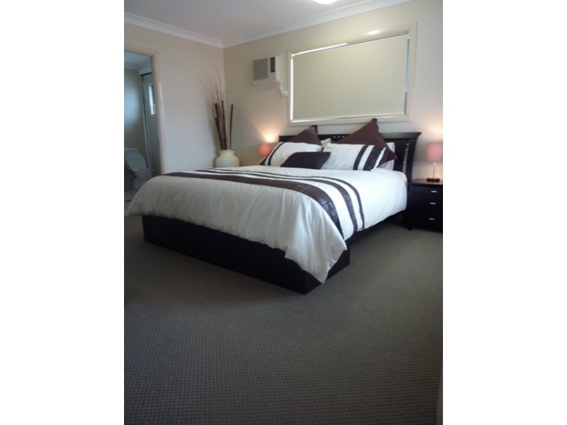 11 Chapple Street, Mount Louisa QLD 4814