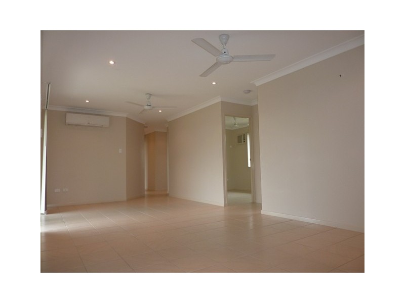 62 Hasty Street, Mount Louisa QLD 4814