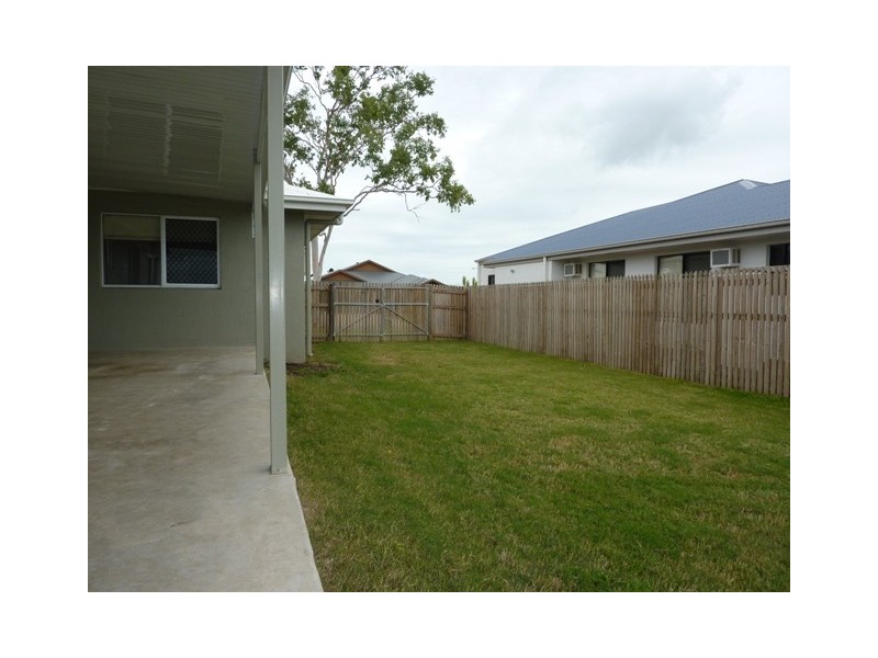 62 Hasty Street, Mount Louisa QLD 4814