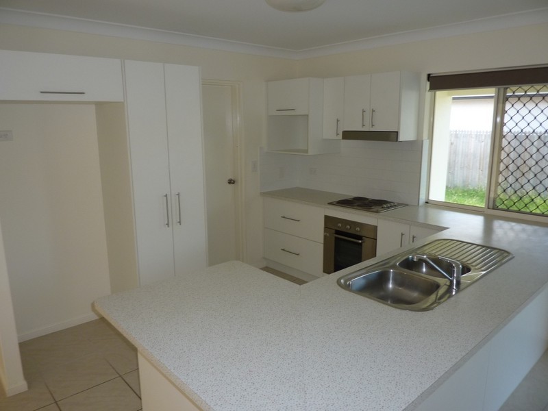 16 Firetail Pocket, Kelso QLD 4815