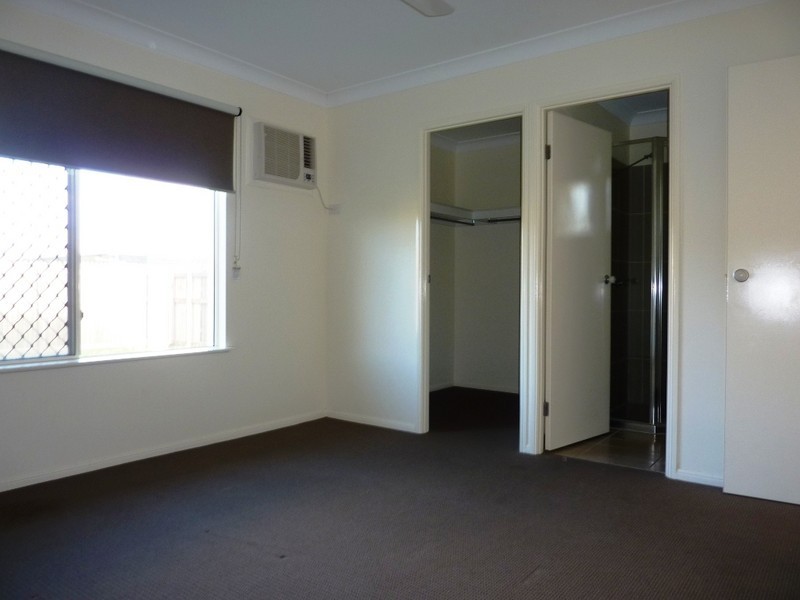 16 Firetail Pocket, Kelso QLD 4815
