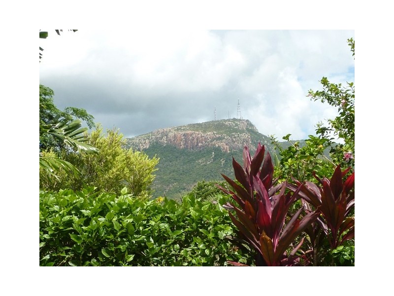 15 Mona Vale Place, Annandale QLD 4814