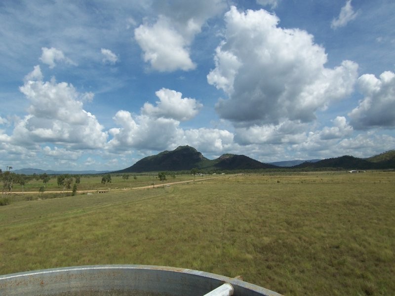 2/2 Round Mountain Road, Kelso QLD 4815