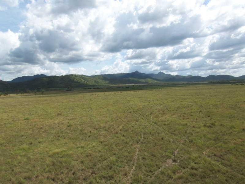 2/2 Round Mountain Road, Kelso QLD 4815