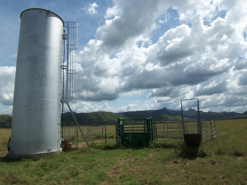 2/2 Round Mountain Road, Kelso QLD 4815