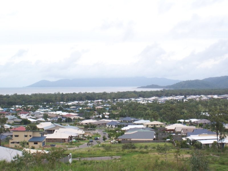 Bushland Beach QLD 4818