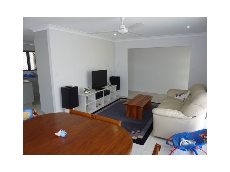 4 Nina Pocket, Bushland Beach QLD 4818