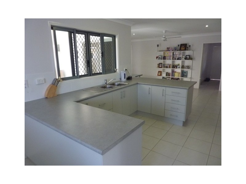 4 Nina Pocket, Bushland Beach QLD 4818