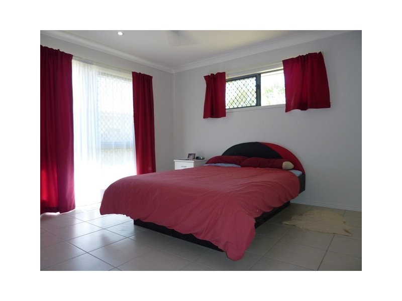 4 Nina Pocket, Bushland Beach QLD 4818