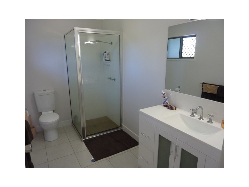 4 Nina Pocket, Bushland Beach QLD 4818