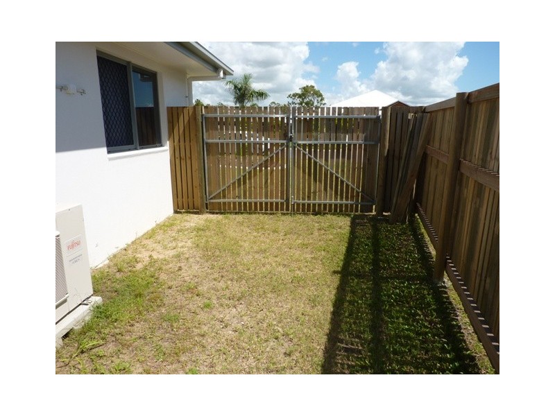 4 Nina Pocket, Bushland Beach QLD 4818