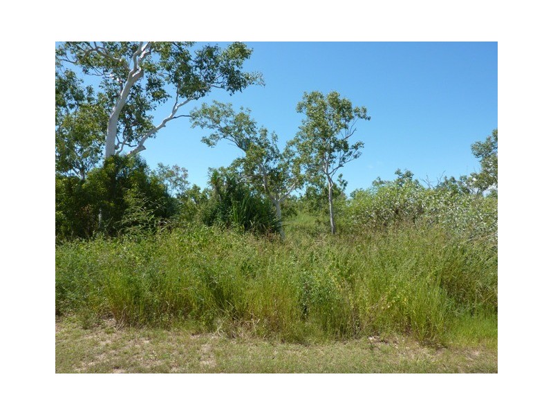 4 Nina Pocket, Bushland Beach QLD 4818