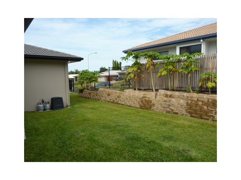 12 San Antonio Court, Mount Louisa QLD 4814