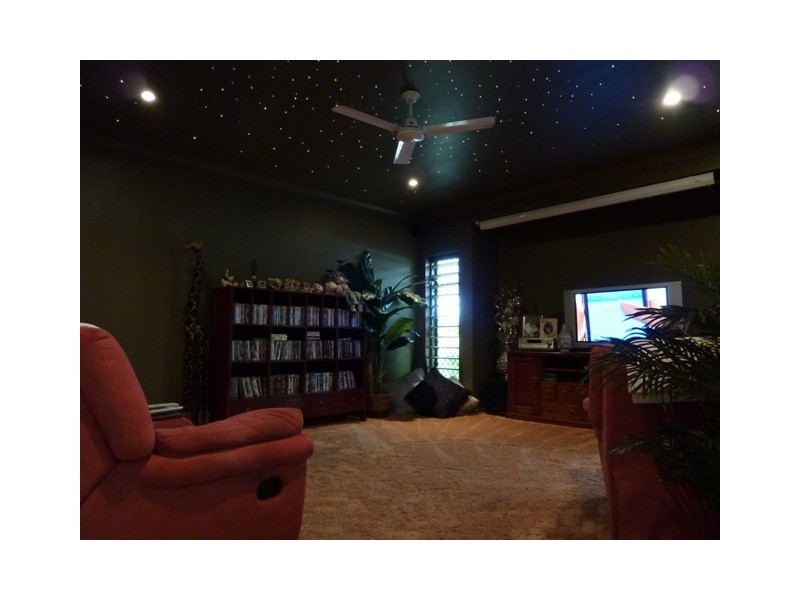 12 Knox Court, Mount Louisa QLD 4814