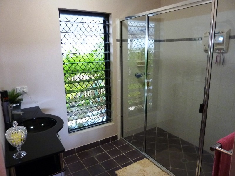 12 Knox Court, Mount Louisa QLD 4814