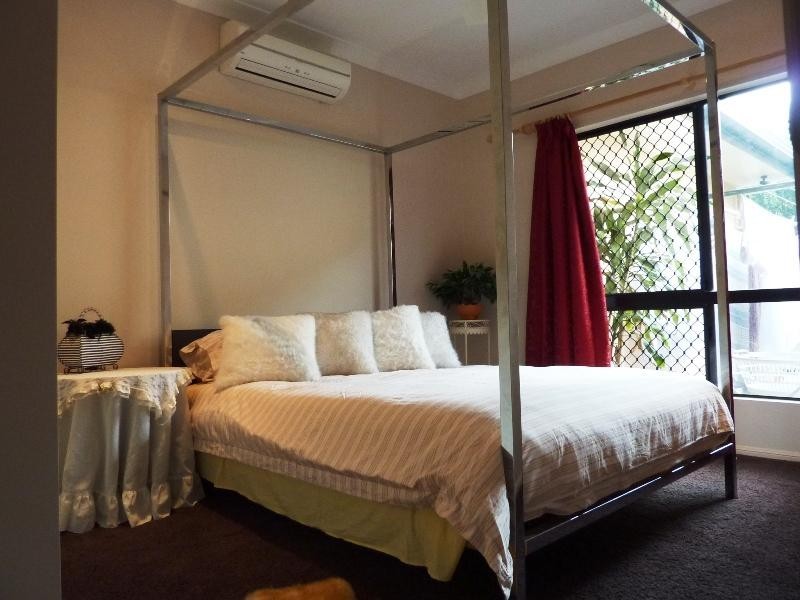 12 Knox Court, Mount Louisa QLD 4814