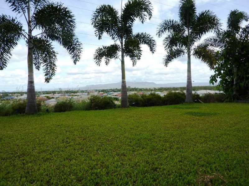 12 Knox Court, Mount Louisa QLD 4814