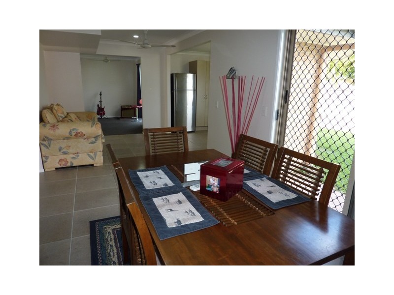 22 Dickenson Place, Kirwan QLD 4817