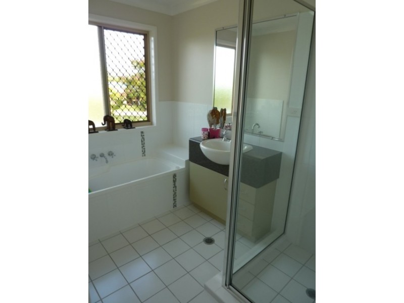 22 Dickenson Place, Kirwan QLD 4817