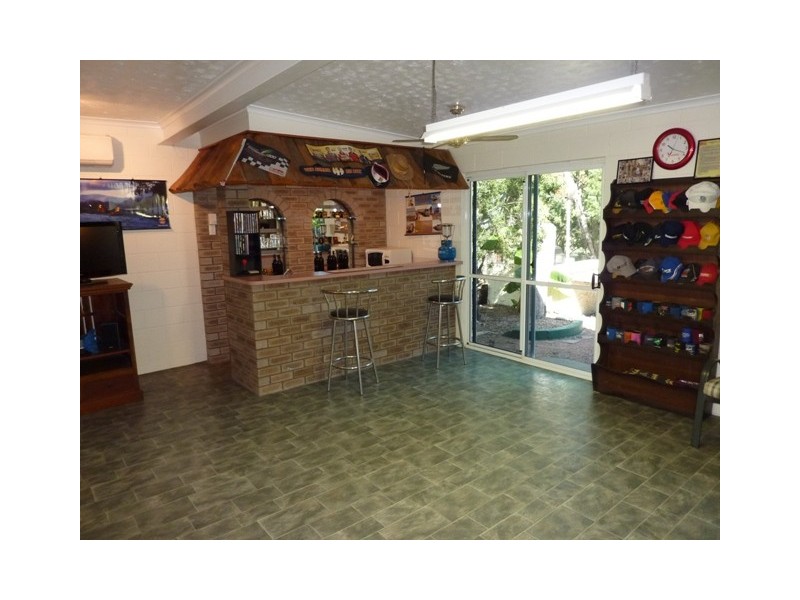 122 Mt Low Parkway, Mount Low QLD 4818