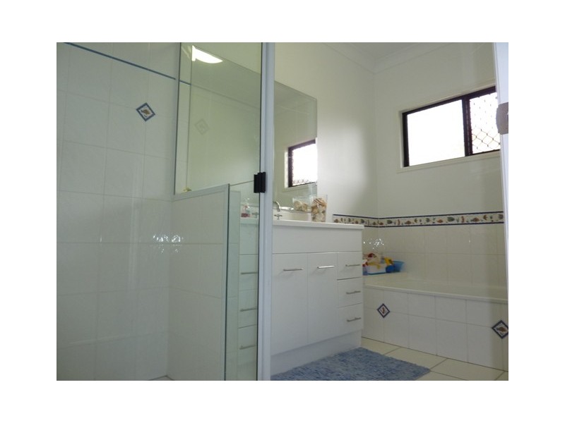 79 Squires Cr, Kirwan QLD 4817