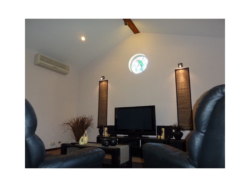 16 Sentosa Ct, Kelso QLD 4815