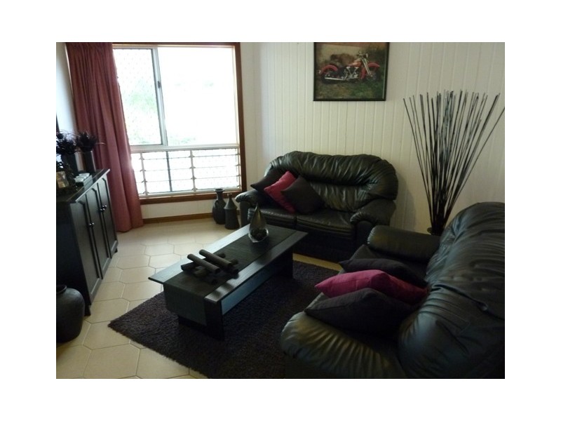 16 Sentosa Ct, Kelso QLD 4815