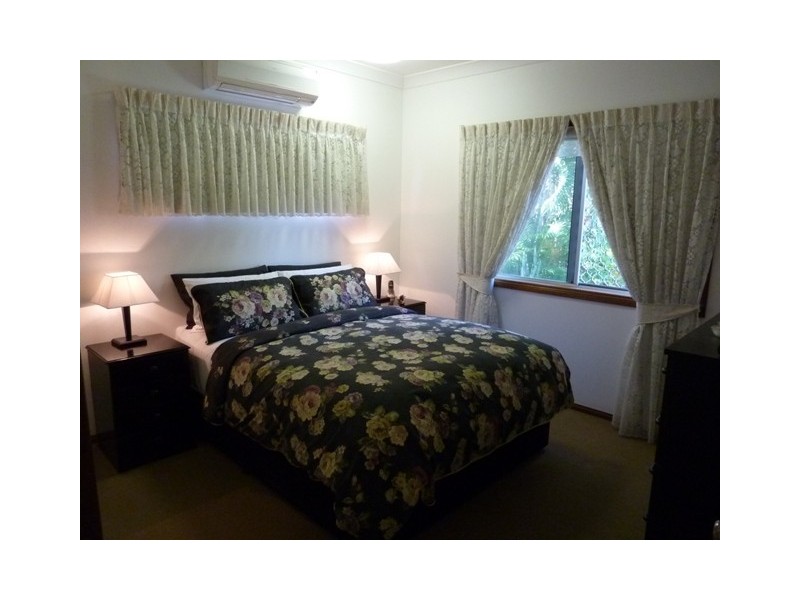 16 Sentosa Ct, Kelso QLD 4815