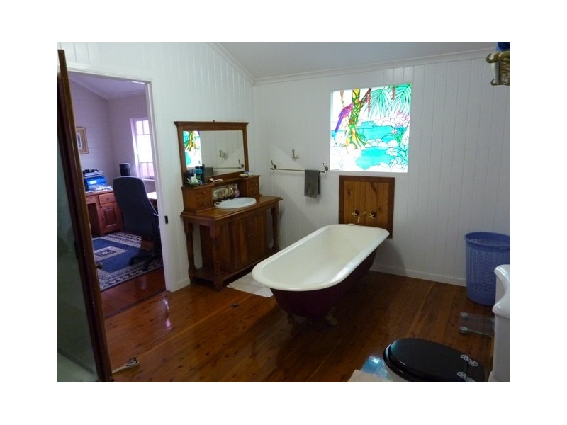 92 Eyre St, North Ward QLD 4810