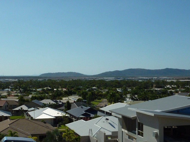 13 Mont Blanc Place, Mount Louisa QLD 4814